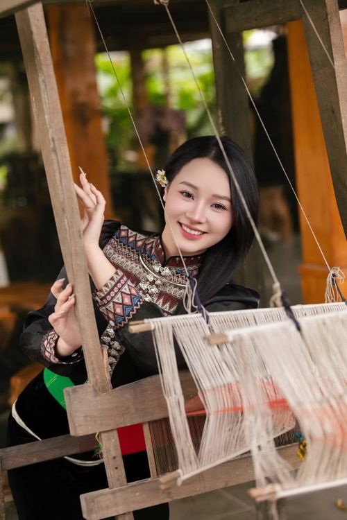 Phạm Huyền Nhi (sinh năm 2006, quê Lào Cai) - sinh viên chuyên ngành Diễn viên kịch, điện ảnh - truyền hình, trường ĐH Sân khấu - Điện ảnh Hà Nội.