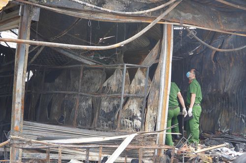  Hiện trường vụ cháy. Ảnh: PHÚ NGÂN 