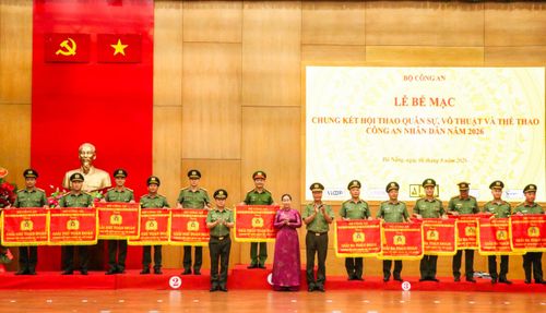  Lãnh đạo Bộ Công an và TP Đà Nẵng trao giải toàn đoàn 