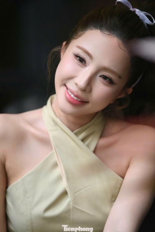 Ở tuổi 38, Quỳnh Nga nói cô chưa có kế hoạch kết hôn hay sinh con. Nữ diễn viên thừa nhận từng nghĩ đến phương pháp thụ tinh trong ống nghiệm (IVF). Cô cho rằng đó là việc khá văn minh và không sợ bị đánh giá. Tuy nhiên, Quỳnh Nga vẫn muốn con mình được sinh ra trong gia đình có đầy đủ bố mẹ.