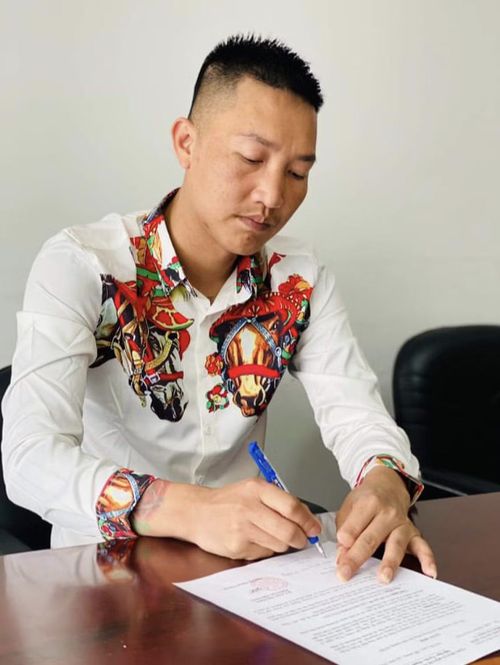 Huấn Hoa Hồng nhiều lần bị xử lý vi phạm trên không gian mạng. Ảnh: Cơ quan chức năng cung cấp