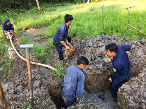 Nhiều vị trí tìm kiếm hài cốt liệt sĩ là ruộng lúa của người dân Campuchia. Ảnh: Đội K90