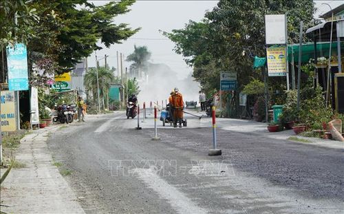 Nhà thầu cố gắng đẩy nhanh tiến độ thi công Dự án sửa chữa Quốc lộ 30 trên địa bàn xã Tân Hồng và Tân Hộ Cơ.