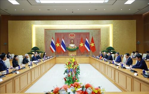Thủ tướng Lê Minh Hưng hội kiến Chủ tịch Quốc hội kiêm Chủ tịch Hạ viện Thái Lan Sophon Zaram. Ảnh: Dương Giang/TTXVN