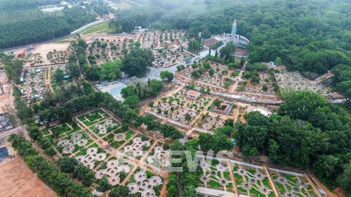 Nghĩa trang Liệt sĩ Đồi 82 là nơi an nghỉ của hơn 16.000 liệt sĩ đã anh dũng hy sinh trong các thời kỳ kháng chiến bảo vệ Tổ quốc. Ảnh: Giang Phương - TTXVN