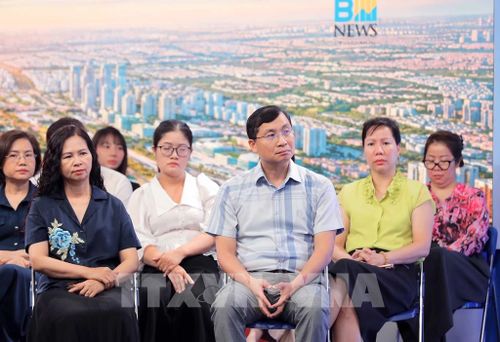 Các đại biểu tham dự tọa đàm “Tái thiết sông Hồng: Bước đột phá tư duy quy hoạch đô thị”. Ảnh: Phan Phương – TTXVN