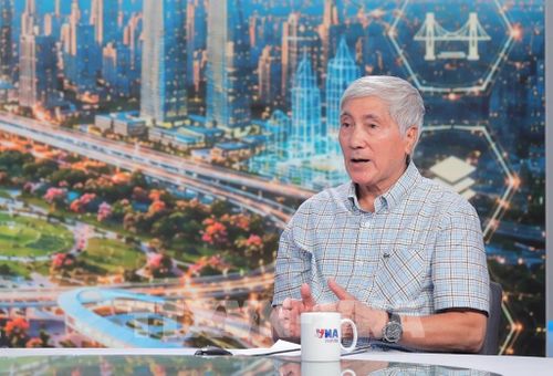 Theo KTS Phạm Thanh Tùng - Chánh Văn phòng Hội Kiến trúc sư Việt Nam: sông Hồng là trục cảnh quan, không gian văn hóa và động lực phát triển mới của Thủ đô, cần quy hoạch đột phá, đa chức năng, tôn trọng tự nhiên và lấy người dân làm trung tâm. Ảnh: Phan Phương – TTXVN