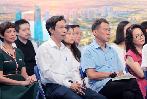 Các đại biểu tham dự tọa đàm “Tái thiết sông Hồng: Bước đột phá tư duy quy hoạch đô thị”. Ảnh: Phan Phương – TTXVN