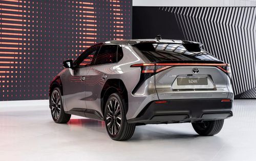 Toyota được cho cũng đang phát triển nhiều loại pin mới cho các dòng xe điện hóa (Ảnh: Carscoops).