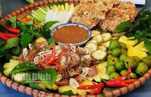 Mâm ẩm thực với toàn đặc sản Ninh Bình. Ảnh: báo Ninh Bình