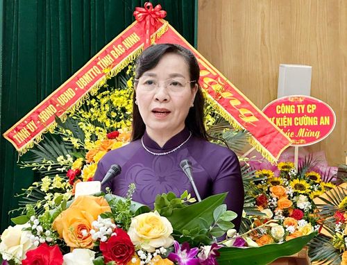 Đồng chí Nguyễn Thị Hà phát biểu tại chương trình gặp mặt 65 năm thảm họa da cam ở Việt Nam do Hội Nạn nhân chất độc da cam/Dioxin tỉnh tổ chức.
