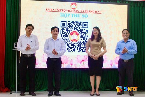 Ủy ban MTTQ Việt Nam xã Thăng Bình ra mắt mô hình “Hộp thư số mặt trận xã Thăng Bình - Lắng nghe dân nói”. Ảnh: NGUYỄN QUỲNH