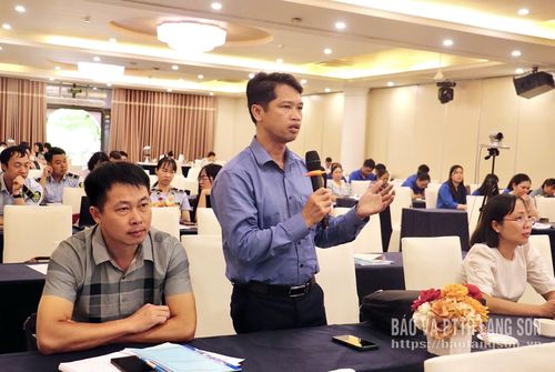 Lãnh đạo UBND xã Mẫu Sơn phát biểu tại hội nghị