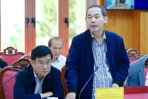 Ông Võ Văn Minh, Phó Giám đốc Sở Nông nghiệp và Môi trường phát biểu tại buổi làm việc