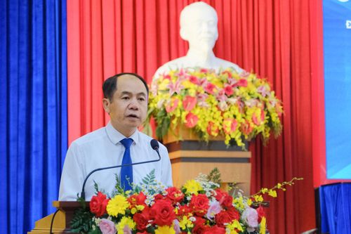 Đồng chí Trần Đức Nam, Phó Bí thư Đảng ủy phường Xuân Hương - Đà Lạt phát biểu tại buổi lễ