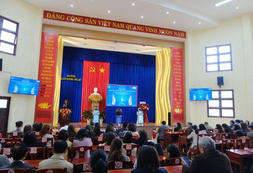 Quang cảnh lễ ra mắt