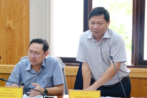 Ông Huỳnh Duy Khôi, Phó Giám đốc Sở Nông nghiệp và Môi trường phát biểu tại buổi làm việc