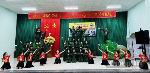 Trường tiểu học và THCS Nam Trạch chú trọng tổ chức các hoạt động ngoại khóa về chủ đề Bác Hồ - Ảnh: PV