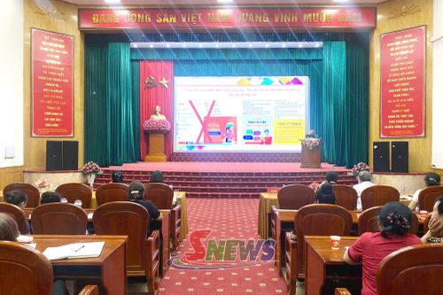 Phòng An ninh mạng và phòng, chống tội phạm sử dụng công nghệ cao tuyên truyền các phương thức lừa đảo cho nhân dân phường Tô Hiệu.