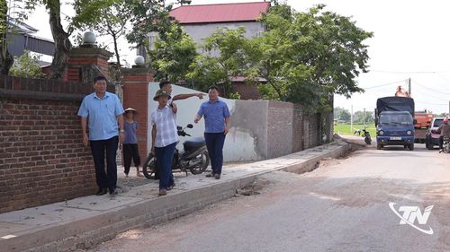Nhân dân Kha Sơn luôn đồng hành cùng Nhà chính quyền để xây dựng cơ sở hạ tầng.