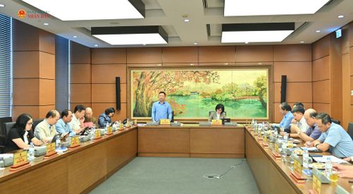 Toàn cảnh phiên thảo luận tại Tổ 1