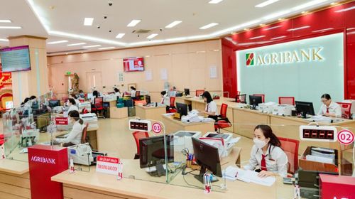 Nhu cầu vốn rất lớn, tạo áp lực lên hệ thống ngân hàng trong nước.