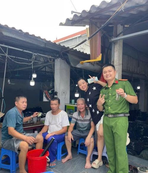Hậu trường một cảnh quay về hành vi đánh bạc do Thiếu tá Nguyễn Công Hiếu lên ý tưởng kịch bản.