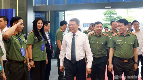 Thủ tướng Chính phủ Lê Minh Hưng tới dự Lễ mít tinh hưởng ứng Ngày An ninh mạng Việt Nam.