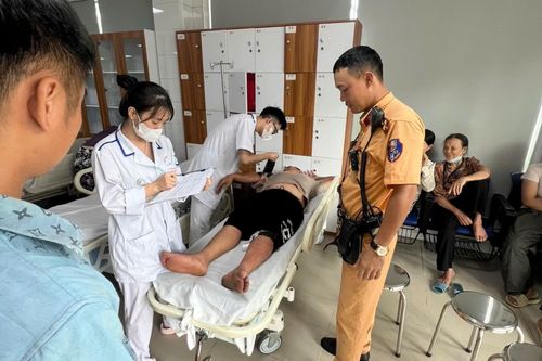 Nạn nhân được các y, bác sĩ tiếp nhận cấp cứu trong "thời gian vàng".