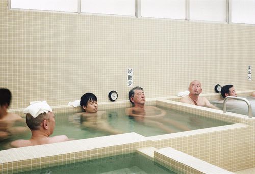 Trong xã hội hiện đại, người Nhật Bản vẫn giữ thói quen đến nhà tắm cộng cộng. (Ảnh: JPTimes)