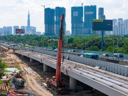  Hiện tại, đoạn đường dẫn vào cao tốc TP.HCM - Long Thành - Dầu Giây từ nút giao An Phú đến đường Vành đai 2 thường xuyên xảy ra ùn tắc do quá tải. 