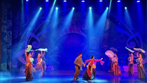 Trích đoạn “Thị Mầu lên chùa” trong chương trình “Nét duyên Chèo Hà thành”. (Ảnh: TTXVN)