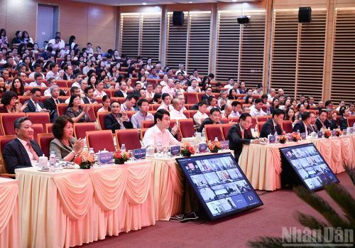 Các đại biểu tham dự phiên toàn thể.