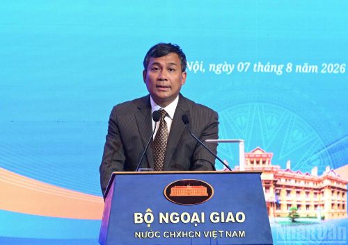 Ủy viên Trung ương Đảng, Thứ trưởng Thường trực Bộ Ngoại giao Nguyễn Minh Vũ phát biểu ý kiến tại phiên bế mạc toàn thể.