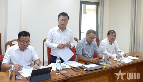 Đồng chí Phạm Mạnh Hùng, Phó trưởng ban Tổ chức Thành ủy, Phó trưởng ban Thường trực Ban chỉ đạo Giải Búa liềm vàng TP Đà Nẵng năm 2026 phát biểu tại buổi làm việc.
