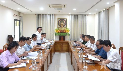 Quang cảnh buổi làm việc.