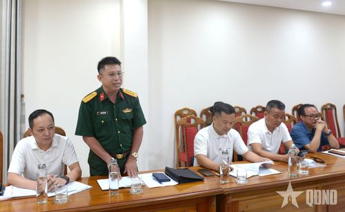 Đại diện các cơ quan báo chí phát biểu tại buổi làm việc.
