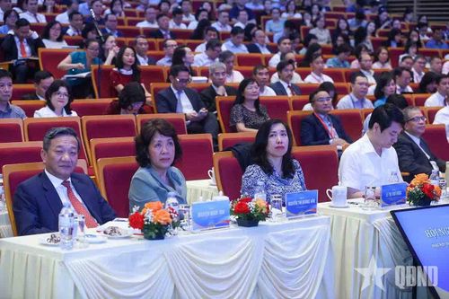 Đại biểu dự phiên bế mạc.