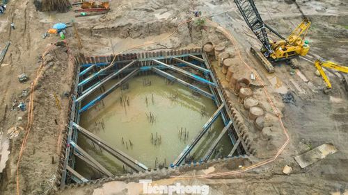 Các hạng mục thi công được triển khai đồng loạt với 34 mũi trên toàn công trường nhằm bảo đảm tiến độ dự án.