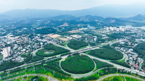 Khi Nhà nước được trao quyền điều tiết và quyết định giá đất lớn hơn, yêu cầu kiểm soát quyền lực cũng phải lớn hơn tương ứng. Ảnh: Thạch Thảo
