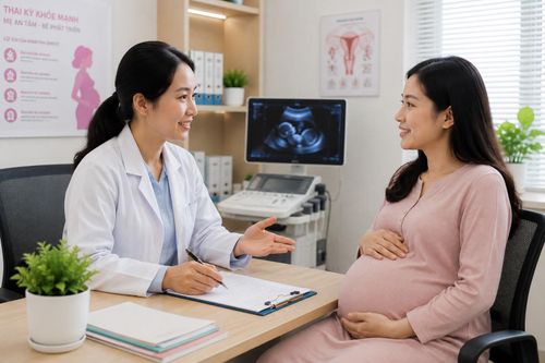 Khám thai định kỳ giúp phụ nữ phát hiện các yếu tố nguy cơ với sức khỏe của cả mẹ và bé. Ảnh: AI