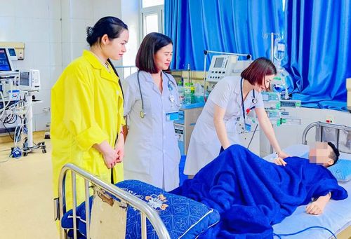 Bé P. được theo dõi tại bệnh viện. Ảnh: BVCC.