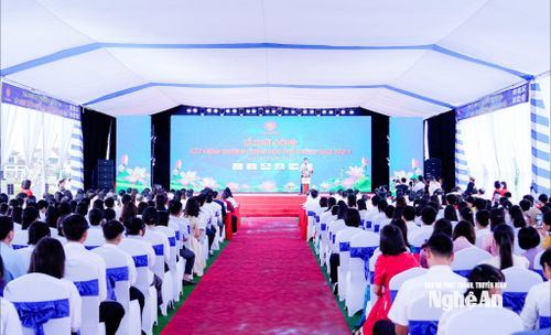Toàn cảnh Lễ khởi công xây dựng Trường THPT Nam Đàn 1. Ảnh: Phạm Bằng