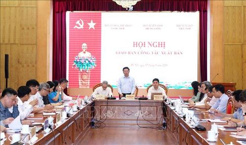Đồng chí Trần Thanh Lâm, Ủy viên Trung ương Đảng, Phó Trưởng Ban Tuyên giáo Trung ương phát biểu chỉ đạo hội nghị. Ảnh: Phương Hoa/TTXVN
