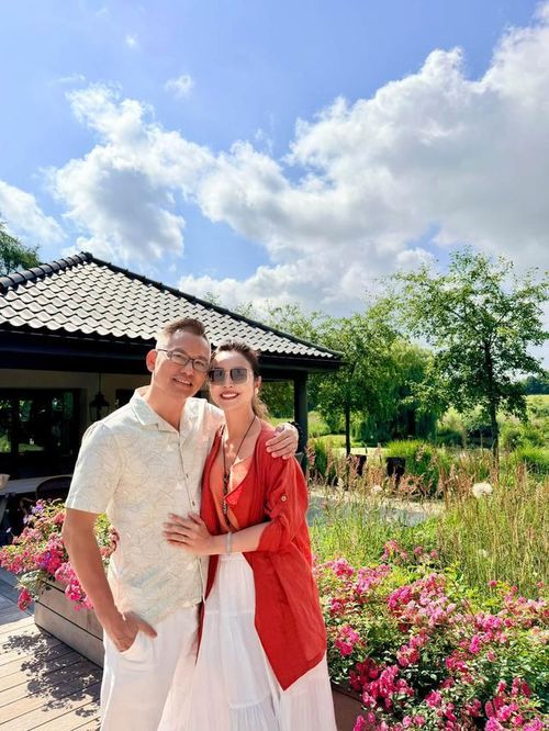 Jennifer Phạm và chồng doanh nhân. Ảnh: FBNV.