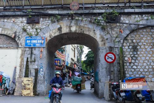 Theo phương án đề xuất, tuyến vòm cầu từ ga Long Biên đến nút giao Trần Phú - Ngõ Trạm được chia thành 6 đoạn (A, A1, B, C, D, E), mỗi đoạn mang một chức năng riêng như không gian văn hóa - nghệ thuật cộng đồng, khu ẩm thực, chợ truyền thống và công viên công cộng.