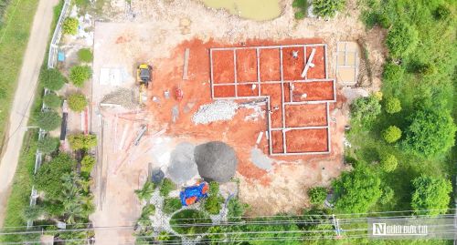 Theo Ban Quản lý dự án đầu tư xây dựng số 2, kế hoạch vốn năm 2026 được giao hơn 272 tỷ đồng, gồm 170 tỷ đồng từ ngân sách Trung ương và hơn 102 tỷ đồng từ ngân sách tỉnh. Đến nay, giá trị giải ngân từ đầu năm 2026 đạt hơn 190 tỷ đồng, tương đương 69,8% kế hoạch vốn năm; lũy kế giải ngân toàn dự án đạt hơn 422 tỷ đồng, bằng 77,78% tổng vốn đã bố trí. Ban Quản lý dự án đầu tư xây dựng số 2 đặt mục tiêu đến ngày 31/12/2026 sẽ giải ngân 100% kế hoạch vốn.