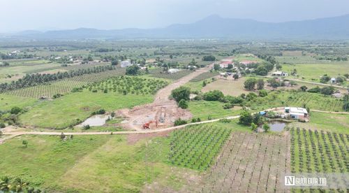 Dự án hồ chứa nước Ka Pét, xã Hàm Thạnh, tỉnh Lâm Đồng quy mô gồm hồ điều tiết dung tích toàn bộ 51,21 triệu m3, dung tích hữu ích 47,41 triệu m3, dung tích chết 3,8 triệu m3; hệ thống kênh và các công trình phụ trợ khác. Tổng mức đầu tư của dự án là hơn 874 tỷ đồng. Trong đó, vốn ngân sách Trung ương là hơn 519 tỷ đồng và ngân sách địa phương là hơn 354 tỷ đồng. Thời gian thực hiện từ năm 2019 đến hết năm 2028.