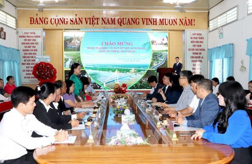Quang cảnh buổi làm việc. Ảnh: Lê Thúy Hằng – TTXVN