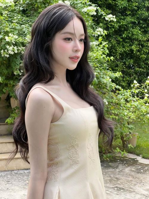 Hoa hậu Thanh Thủy kín tiếng về chuyện tình cảm.
